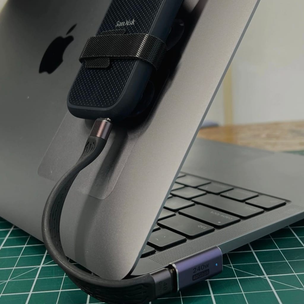 Cabo USB-C para USB-C 3.1 Thunderbolt 3 - 40Gbps 13cm